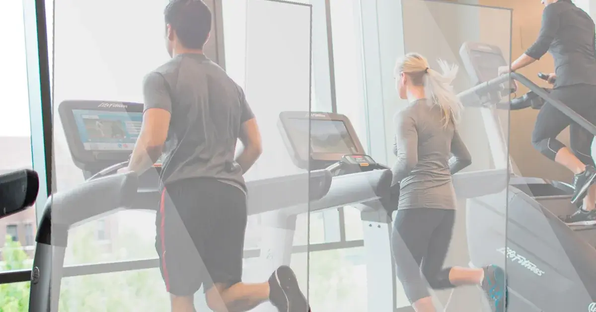 policarbonato-compacto-para-gimnasio.png